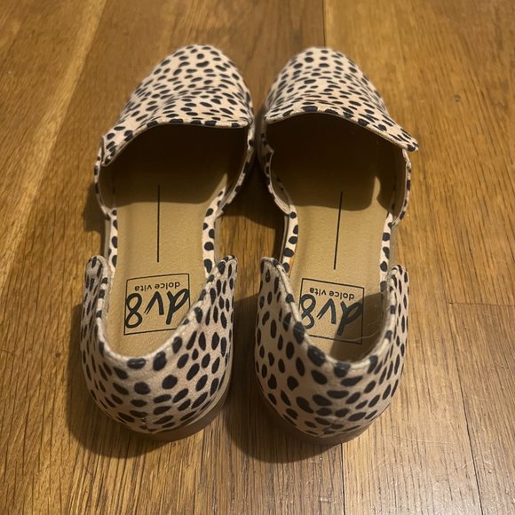 NWOT DV8 by Dolce Vita Spotted Leopard Cut-Out Flats - Women’s Size 7.5 - Picture 3 of 6